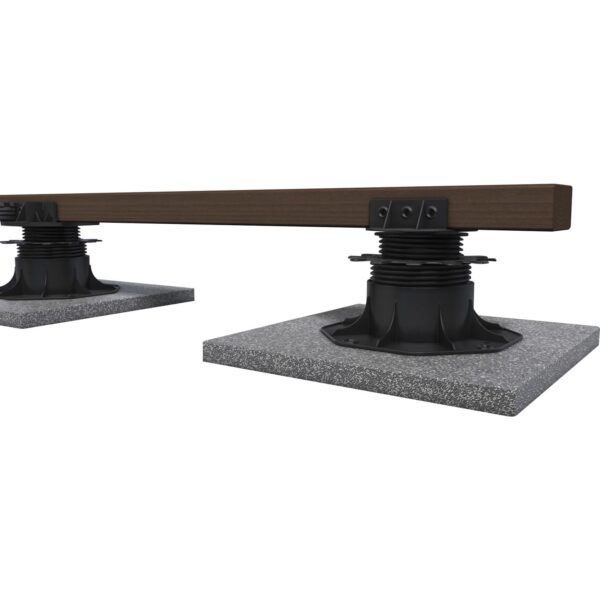DV005-anwb_Karle_Terrassenlager_Standard_mit_Holz-Unterkonstruktion_2_0 K&R terasová noha Standard s naklápěcí hlavicí, výškové nastavení 25-40mm